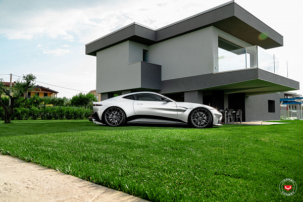 Фото дисков Vossen EVO-5 Глянцевый темный лак на Aston Martin Vantage 4