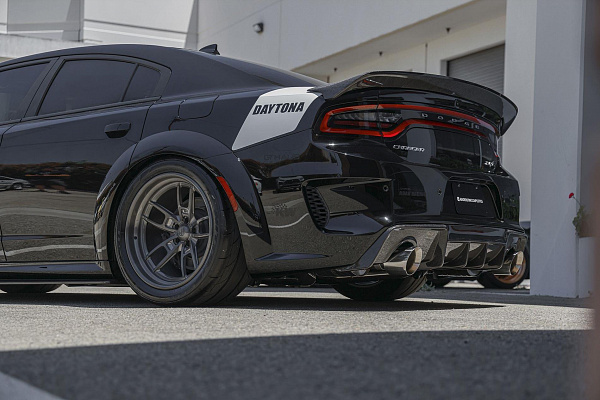 Фото дисков American Racing VF545 Глянцевый графит на Dodge Charger VII