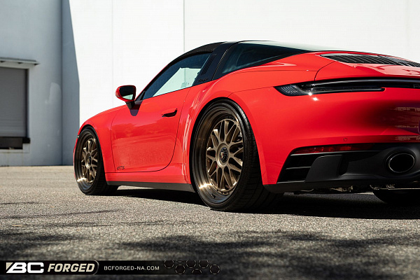 Фото дисков BC Forged MHK519 Сатиновая бронза на Porsche 911 VIII