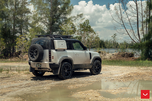 Фото дисков Vossen HF-5 Черный глянец на Land Rover Defender II