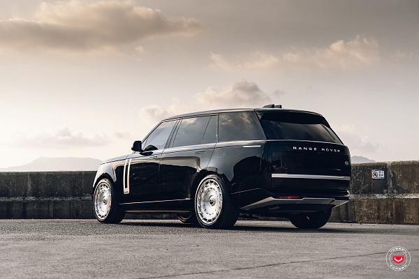Фото дисков Vossen LC3-11T Глянцевый лак на Land Rover Range Rover V