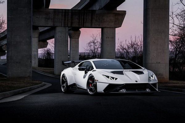 Фото дисков Brixton Forged TR05 Черный сатин на Lamborghini Huracan