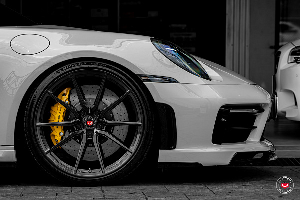 Фото дисков Vossen M-X2 Черный глянец на Porsche 911 VIII