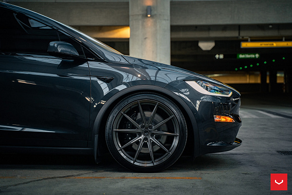 Фото дисков Vossen HFX-2 (5-Lug) Глянцевый графит на Tesla Model X