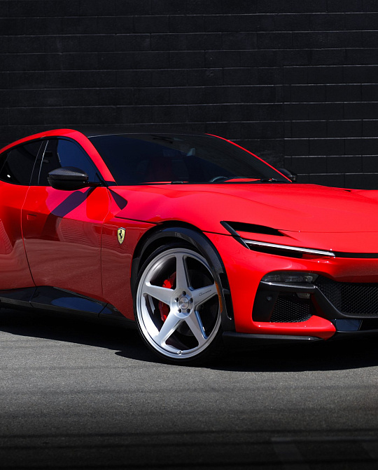 Фото дисков Cinque Глянцевый лак на Ferrari Purosangue