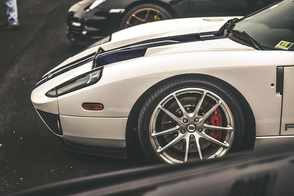 Фото дисков HRE P104 Глянцевый лак на Ford GT I