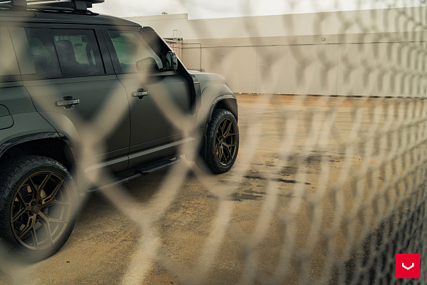 Фото дисков Vossen HF-5 Сатиновая бронза на Land Rover Defender II