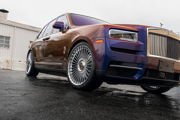 Фото дисков HRE L109M Полированный лак на Rolls-Royce Cullinan