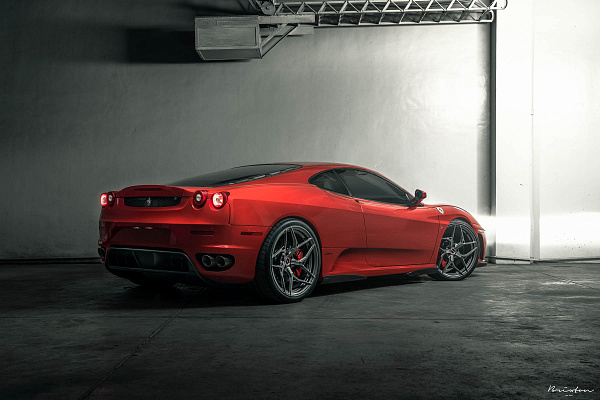 Фото дисков Brixton Forged PF5 Сатиновый графит на Ferrari F430