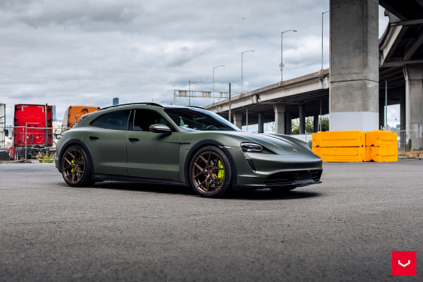 Фото дисков Vossen HF-5 Сатиновая бронза на Porsche Taycan I