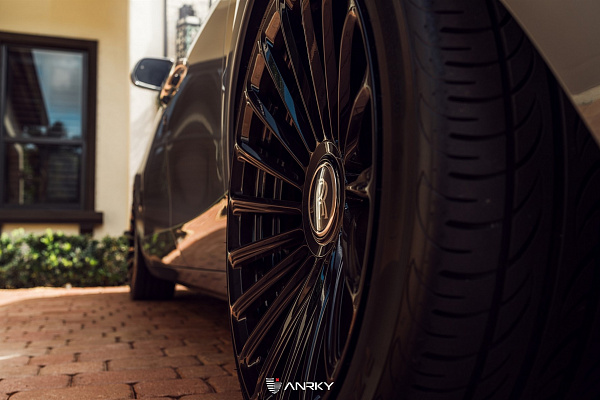 Фото дисков Anrky RF-282 Черный глянец на Rolls-Royce Ghost I