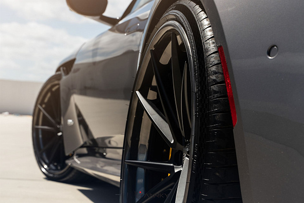Фото дисков Anrky AN33 Черный сатин на Aston Martin DBS 3