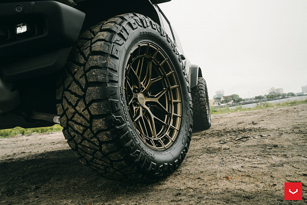 Фото дисков Vossen HFX-1 (6-Lug) Сатиновое темное золото на Ford Bronco