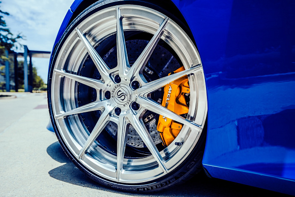 Фото дисков Strasse Wheels SV10 Deep Concave Duoblock Глянцевый лак на McLaren 720S