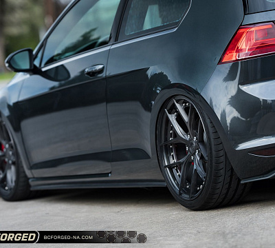 Фото дисков BC Forged HCS21 на Volkswagen Golf VII