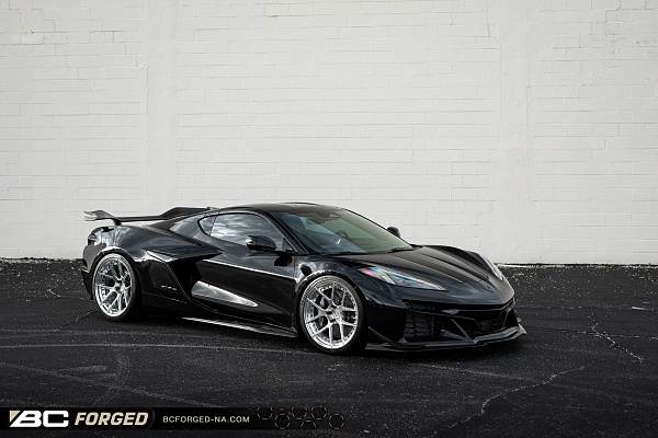 Фото дисков BC Forged HCS02 Полированный лак на Chevrolet Corvette C8