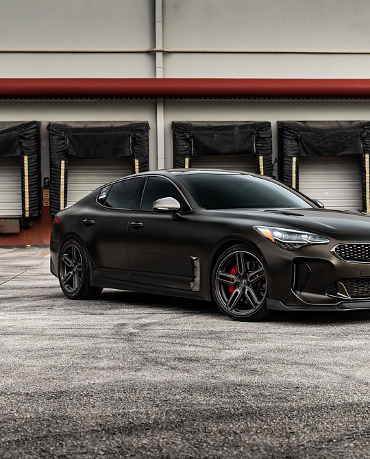 Фото дисков HF-1 Сатиновый графит на Kia Stinger