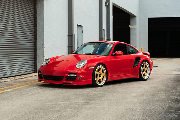 Фото дисков 1886 Wheels S005 Сатиновое золото на Porsche 911 VI
