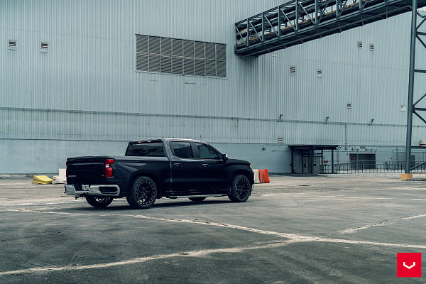 Фото дисков Vossen HFX-1 (6-Lug) Черный глянец на Chevrolet Silverado IV