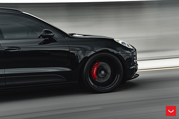 Фото дисков Vossen HF-5 Черный глянец на Porsche Macan I