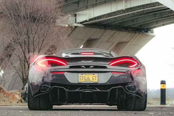 Фото дисков Brixton Forged TR20 Сатиновый графит на McLaren 570S
