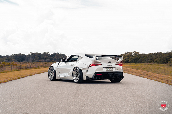 Фото дисков Vossen M-X3 (3-Piece) Глянцевый тонированный лак на Toyota Supra A90