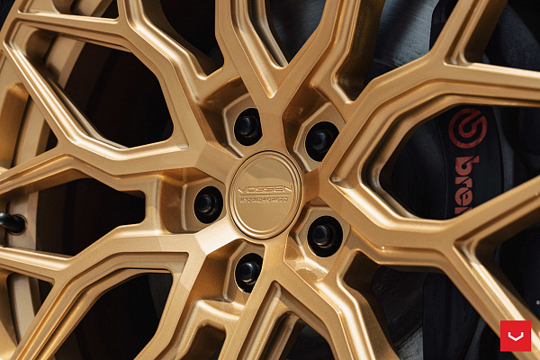 Фото дисков Vossen HF-2 Глянцевое золото на Ford Mustang VI
