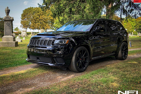 Фото дисков Anrky AN12 Черный сатин на Jeep Grand Cherokee IV