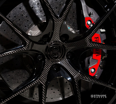 Фото дисков Strasse Wheels SM5R Deep Concave Monoblock на Ferrari 458