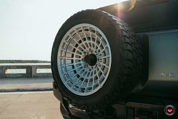 Фото дисков Vossen LCX-04 Глянцевый лак на GMC Hummer EV