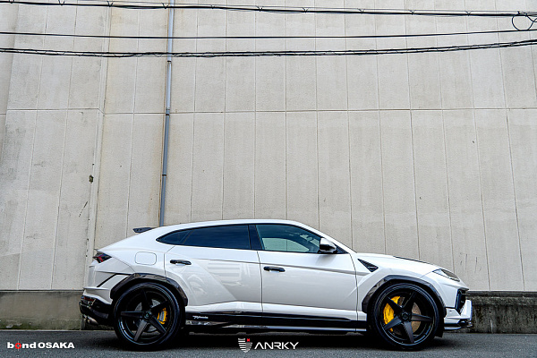 Фото дисков Anrky RS5.3 Черный сатин на Lamborghini Urus