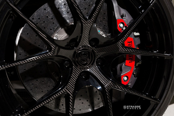 Фото дисков Strasse Wheels SM5R Deep Concave Monoblock Другой цвет на Ferrari 458