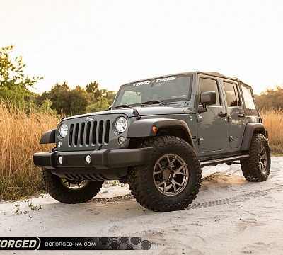 Фото дисков BC Forged RZ05 на Jeep Wrangler III (JK)
