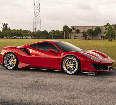 Фото дисков Strasse Wheels SV10 Deep Concave FS на Ferrari 488