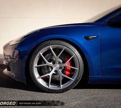 Фото дисков BC Forged KL01 на Tesla Model 3