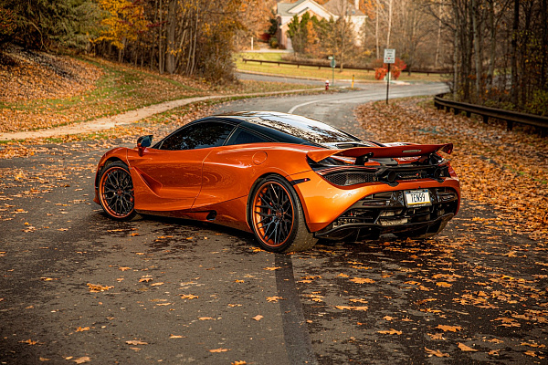 Фото дисков Strasse Wheels SV10M Deep Concave FS Другой цвет на McLaren 720S