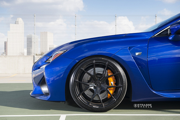 Фото дисков Strasse Wheels SM5R Deep Concave Monoblock Черный глянец на Lexus RC