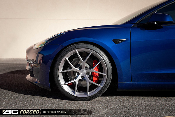 Фото дисков BC Forged KL01 Глянцевый тонированный лак на Tesla Model 3