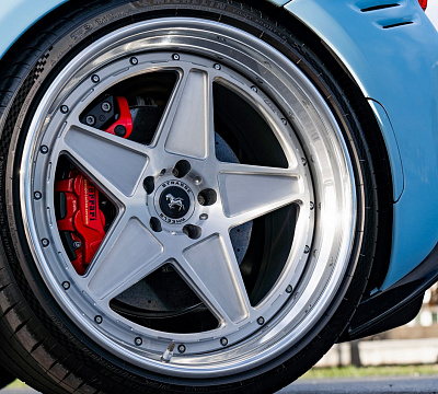 Фото дисков Strasse Wheels F5 Track на Ferrari SF90