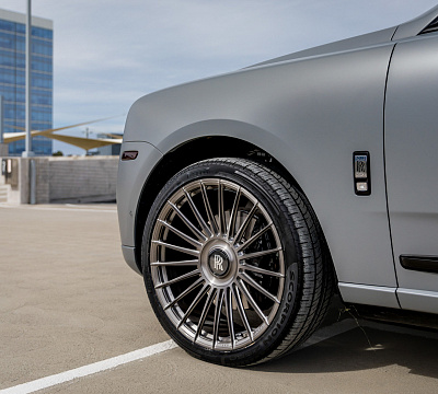 Фото дисков Vossen S17-13 на Rolls-Royce Cullinan