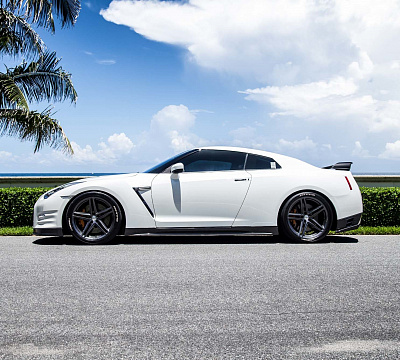Фото дисков Vossen VFS-5 на Nissan GT-R