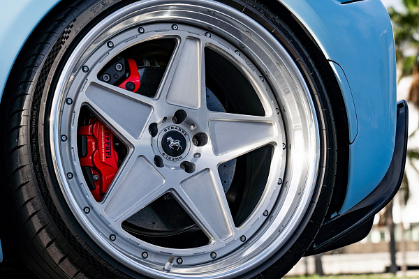 Фото дисков Strasse Wheels F5 Track Глянцевый лак на Ferrari SF90