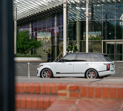 Фото дисков Vossen M-X3 на Land Rover Range Rover IV