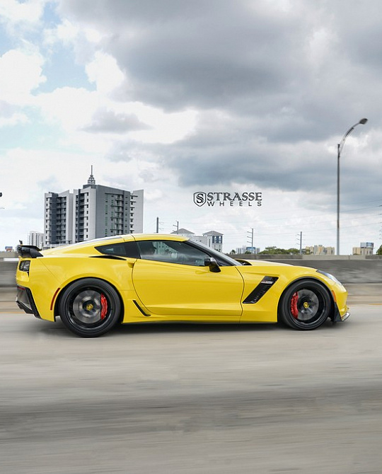 Фото дисков SM5R Deep Concave Monoblock Черный глянец на Chevrolet Corvette C7