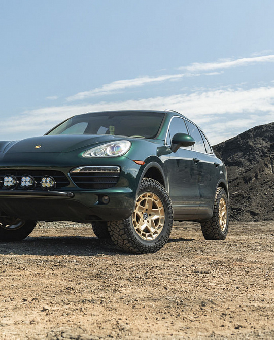 Фото дисков CORSICA Сатиновая шампань на Porsche Cayenne II