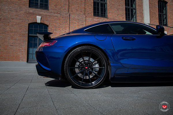 Фото дисков Vossen M-X2 Черный глянец на Mercedes-Benz AMG GT I