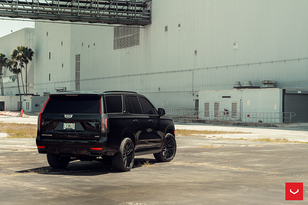 Фото дисков Vossen HF6-5 Черный глянец на Cadillac Escalade V