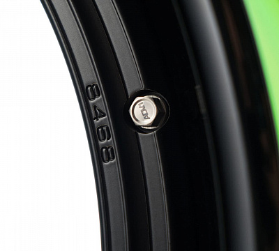 ADV.1 ADV05 Track Spec Advanced Series