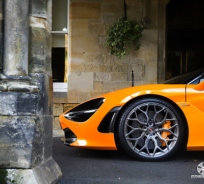 Фото дисков Vossen S17-01 на McLaren 720S