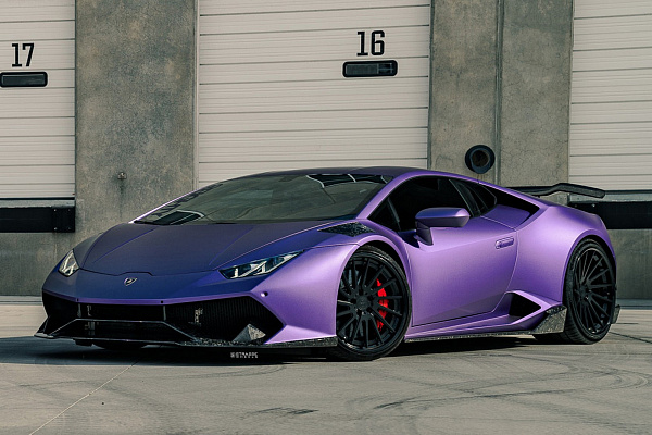 Фото дисков Strasse Wheels SV15T Deep Concave FS Черный матовый на Lamborghini Huracan